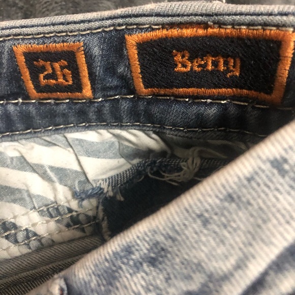 Women’s rock revival jeans jeans - Picture 3 of 5